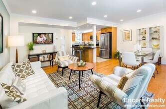 567 VFW Parkway in Boston, MA - Building Photo - Building Photo