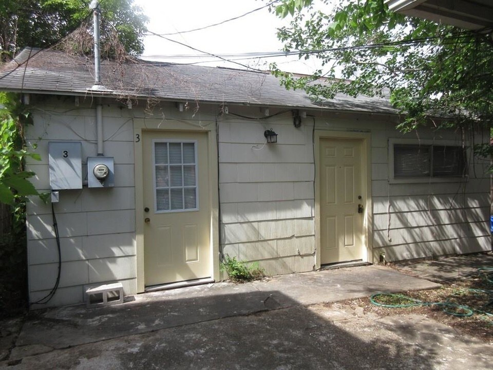 4618 Clay St in Houston, TX - Building Photo