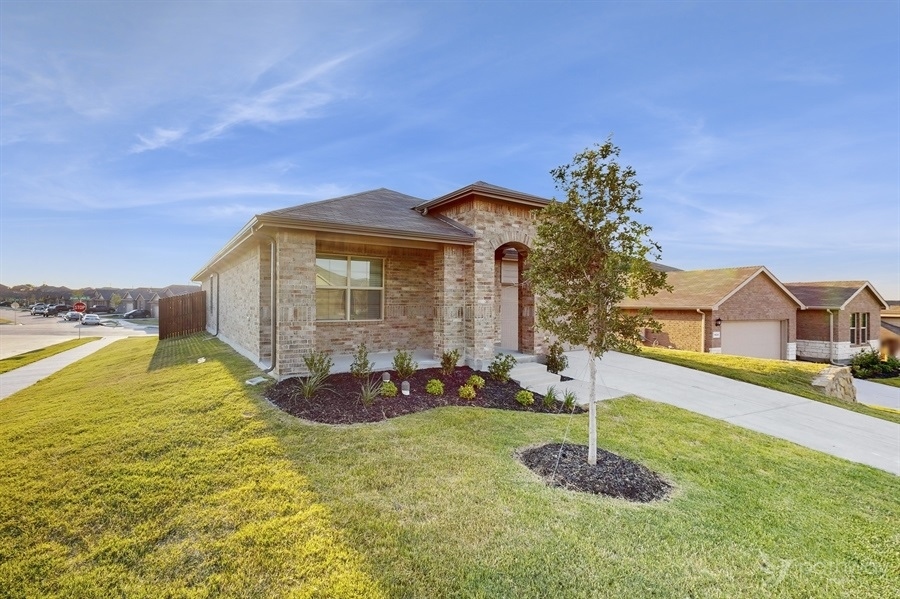 Pathway Homes Highlands at Chapel Creek in Fort Worth, TX - Foto de edificio