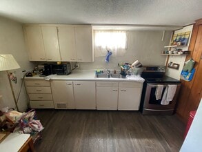 513 1/2 2nd Ave in Iowa City, IA - Building Photo - Building Photo