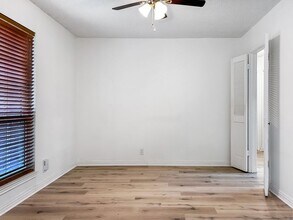 7859 Hawk Trail St in San Antonio, TX - Building Photo - Building Photo