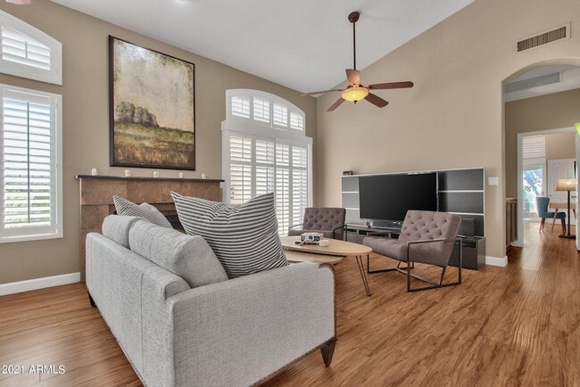 property at 1138 E Amberwood Dr