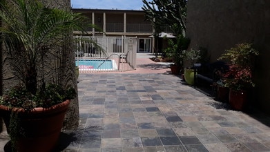 4727 W 147th St, Unit 111 in Lawndale, CA - Building Photo - Building Photo