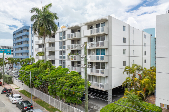 Bayside Terrace in Miami Beach, FL - Building Photo - Building Photo