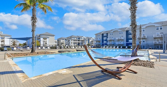 The Avenue at San Marcos Apartments