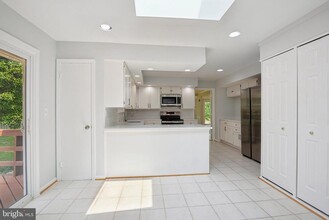 9216 Moultrie Pkwy in Potomac, MD - Building Photo - Building Photo