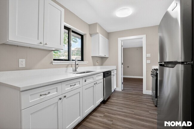 property at 1623 Harness Ln