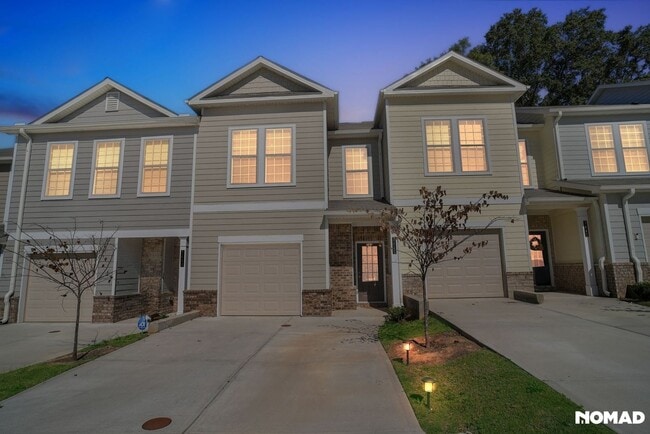 3445 Sumersbe court in Atlanta, GA - Building Photo - Building Photo