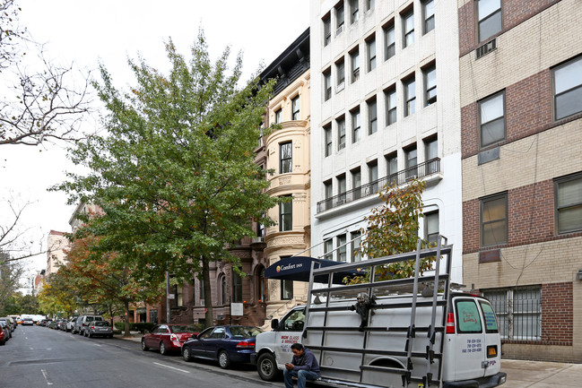 Single Family Home Conversation in New York, NY - Foto de edificio - Building Photo
