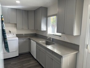 811 1/2 W Main St in Grass Valley, CA - Building Photo - Building Photo