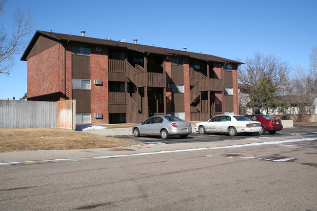 2137 27th Avenue Ct in Greeley, CO - Foto de edificio - Building Photo
