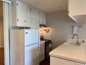 17210 Newhope St in Fountain Valley, CA - Building Photo - Building Photo