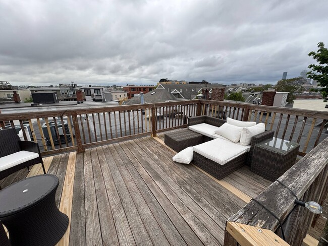 132 W 8th St, Unit 3