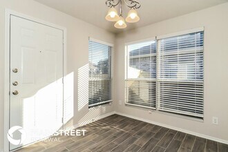 7701 Amsterdam Ln in Arlington, TX - Foto de edificio - Building Photo