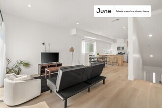 Private bedroom in 5 bed/4 bath Home in Los Angeles, CA - Building Photo - Building Photo