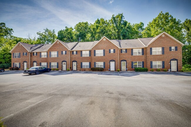 1809 W Lakeview Dr in Johnson City, TN - Building Photo - Building Photo