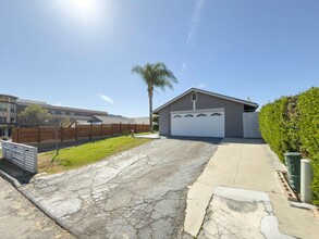 41867 5th St in Temecula, CA - Foto de edificio - Building Photo