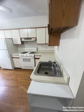 37A Harvard St, Unit 1 in Brookline, MA - Building Photo - Building Photo