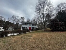 2990 Mountain Trace NE in Roswell, GA - Building Photo