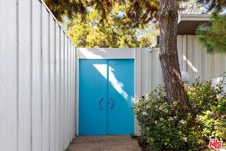 4965 Calvin Ave in Los Angeles, CA - Building Photo - Building Photo