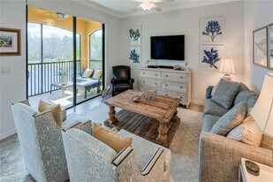 9584 Trevi Ct, Unit 5226 in Naples, FL - Building Photo