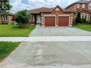 24 Sun King Crescent in Barrie, ON - Building Photo - Building Photo