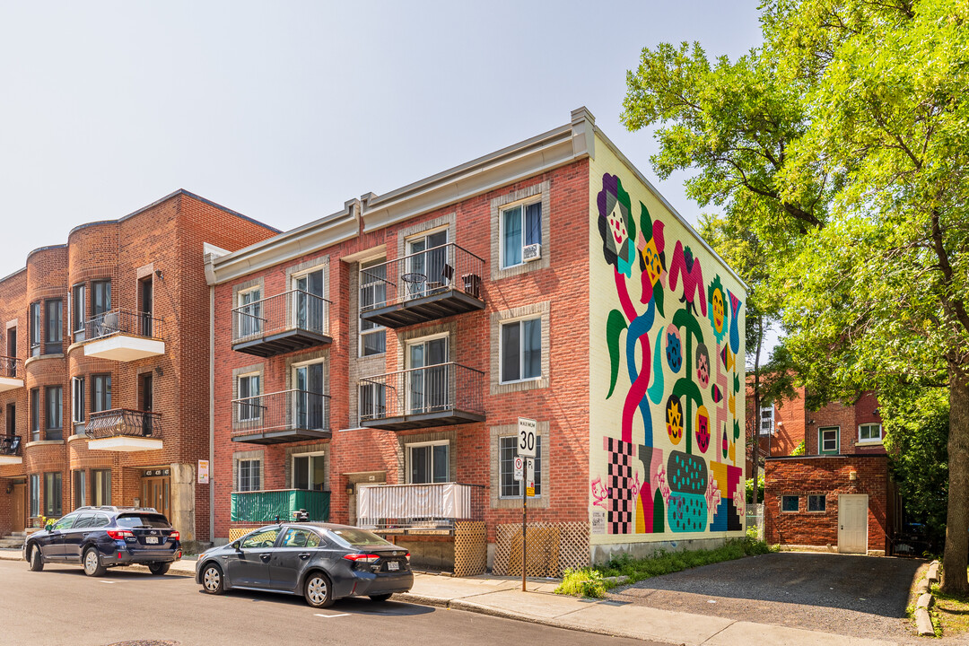 445 De Malines Rue in Montréal, QC - Building Photo