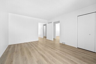 38198 Hixford Pl in Westland, MI - Building Photo - Building Photo