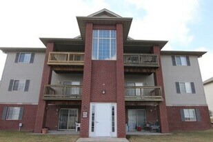 2270 Holiday Rd in Coralville, IA - Building Photo