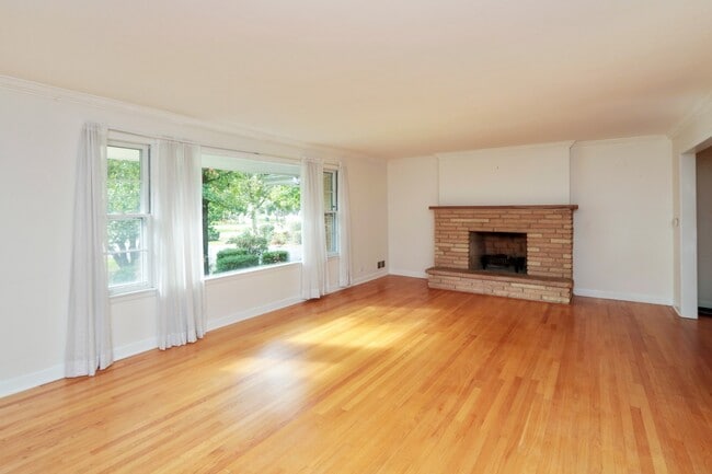 996 Castlegate Ct in Lake Forest, IL - Building Photo - Building Photo