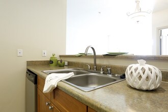 The Heights at Bear Creek in Redmond, WA - Foto de edificio - Interior Photo