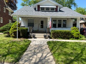 418 Paris Ave in Rockford, IL - Building Photo