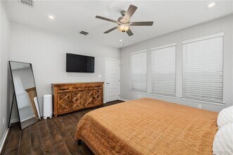 16 Chalk Rdg Dr in McAllen, TX - Building Photo - Building Photo