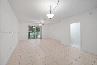 8251 SW 27th St in Miramar, FL - Building Photo - Building Photo