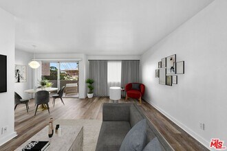 11670 Iowa Ave in Los Angeles, CA - Building Photo - Building Photo