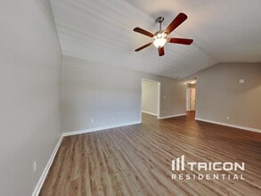2112 McKinnon Dr in Clayton, NC - Building Photo - Building Photo