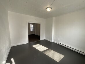 141 E Maple St in York, PA - Building Photo - Building Photo