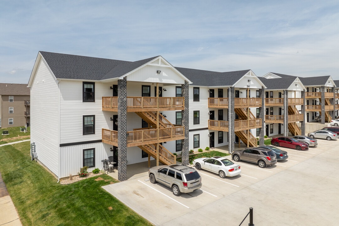 Quail Run in Moscow Mills, MO - Building Photo