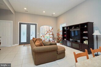 12815 Braddock Rd in Clifton, VA - Building Photo - Building Photo