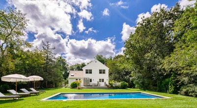 251 Meadows W in Bridgehampton, NY - Building Photo - Building Photo