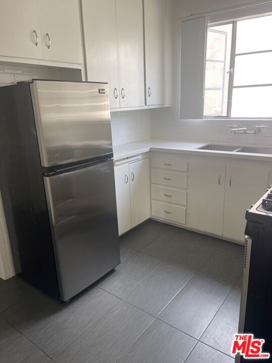 1839 S Beverly Glen Blvd in Los Angeles, CA - Building Photo - Building Photo