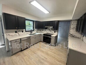 63 Lakeview Ln in Stockbridge, GA - Building Photo - Building Photo