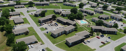 Plaza Hills East Apartments in Tulsa, OK - Building Photo - Building Photo