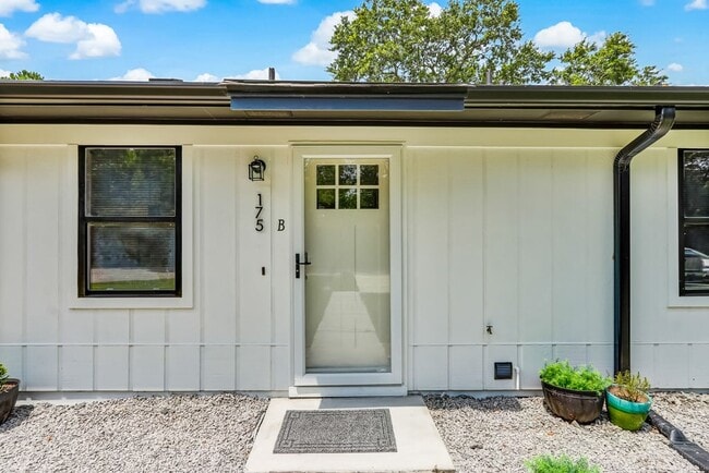 property at 175 E Lakemont Dr