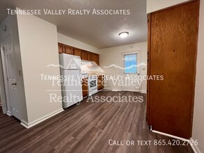 524 Wilson St in Lenoir City, TN - Building Photo - Building Photo