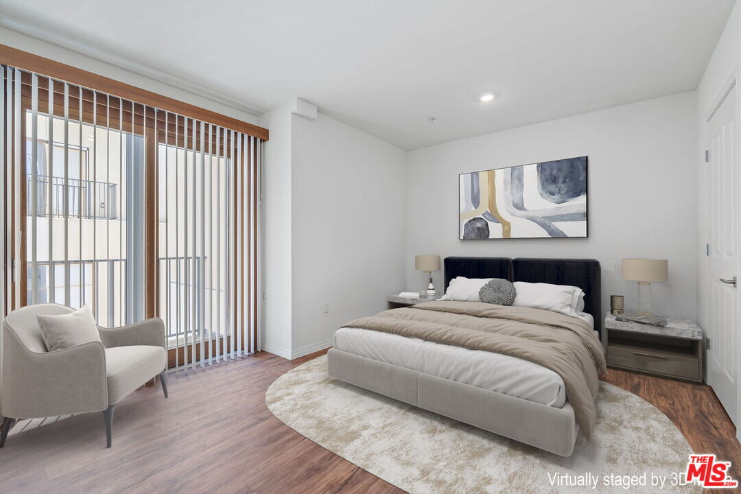 5245 Santa Monica Blvd in Los Angeles, CA - Building Photo