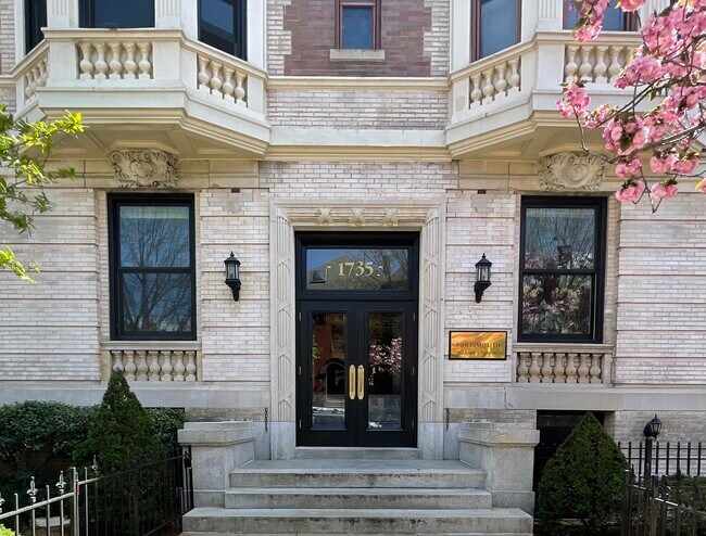 1735 New Hampshire Ave NW in Washington, DC - Foto de edificio - Building Photo