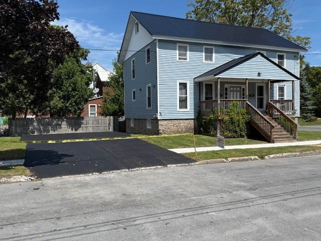 124 Aubrey Ave, Unit Left Side Apartment