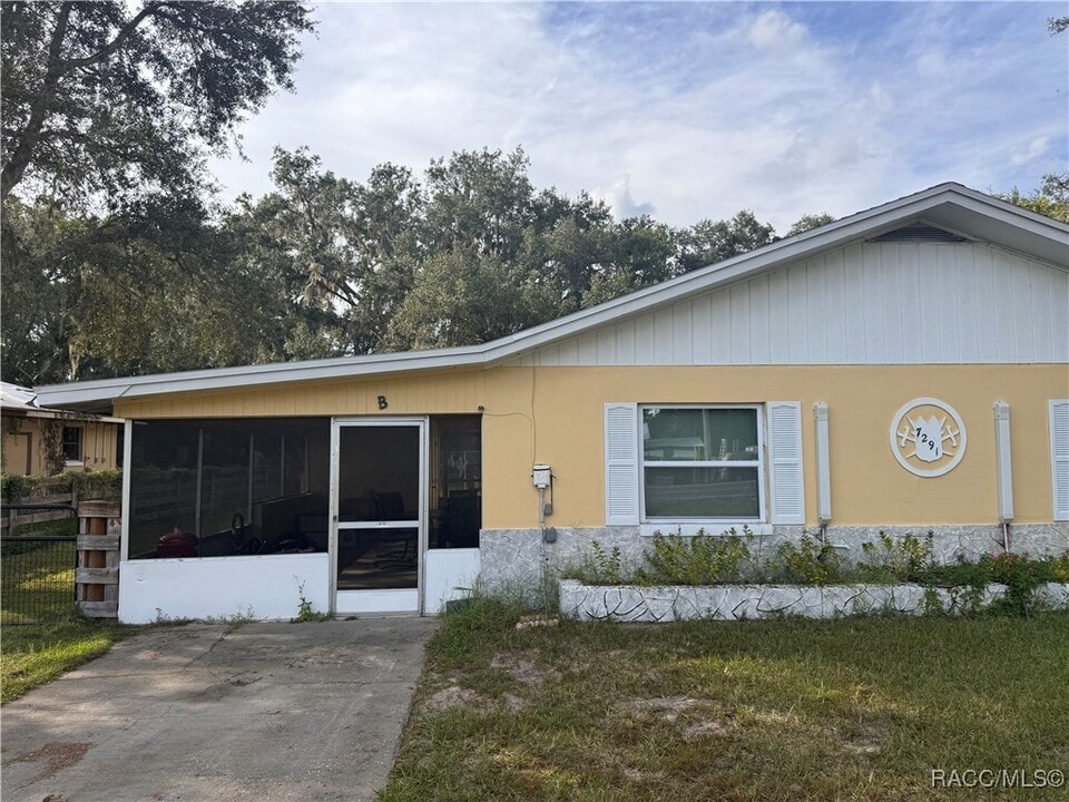 7291 E Turner Camp Rd in Inverness, FL - Building Photo