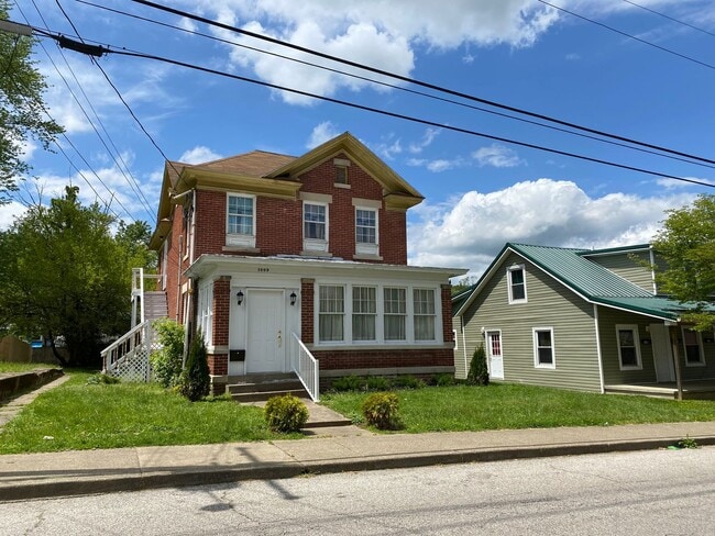 property at 1009 Lynn St